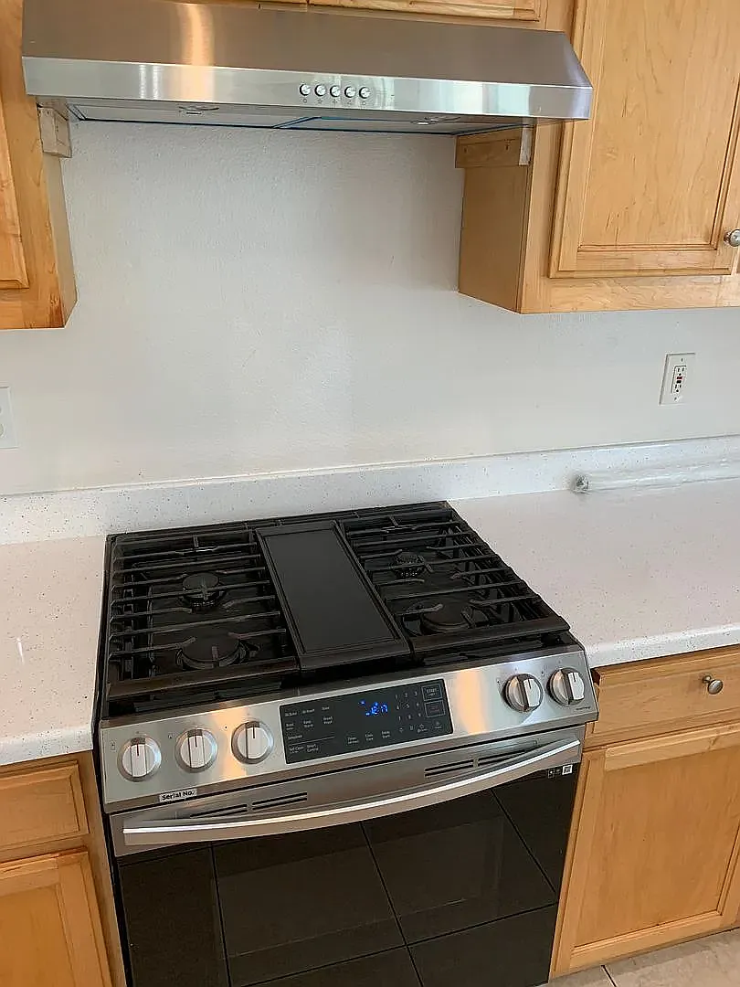 4 bed, 2841 sqft, $3,400 — Photo 2