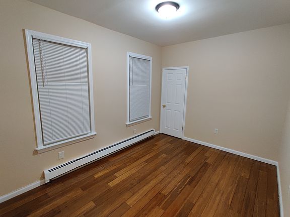 4th image of 36 Seymour Ave #3