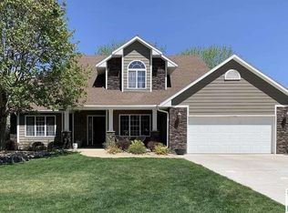 421 Inverness Trl, Dakota Dunes, SD 57049