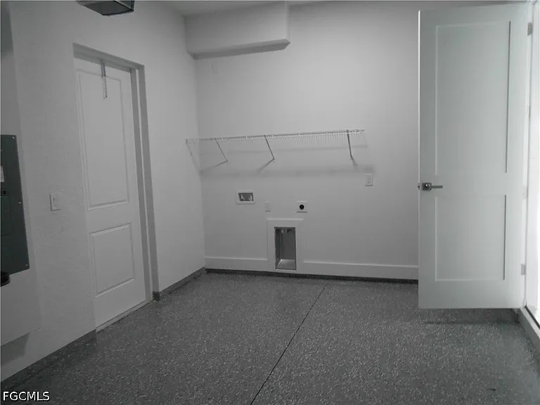 320 Poplar St — Photo 29