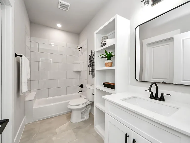 1102 Mansfield St #A — Photo 8