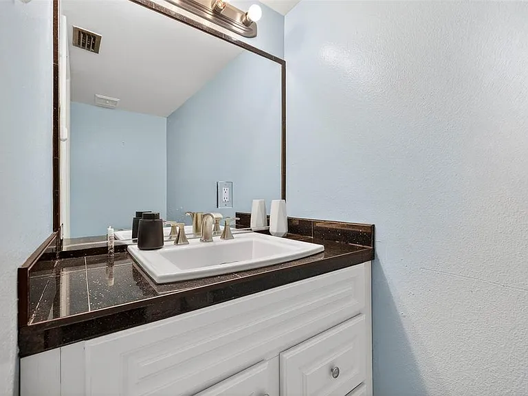 1750 Harbor Pl S #303 — Photo 16