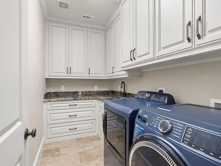 6806 Heron Dr — Photo 42