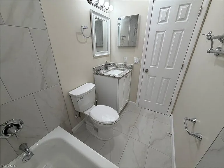 2601 47th Ter SW #B — Photo 13