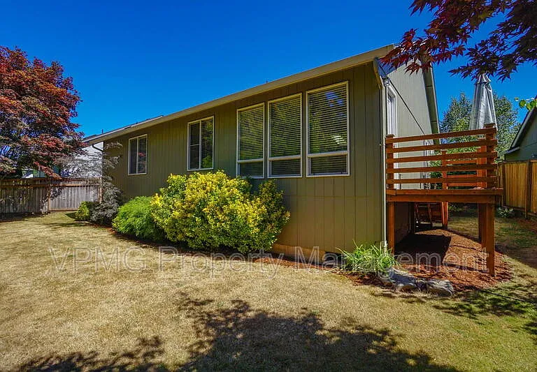 2115 NW 143rd Cir — Photo 34