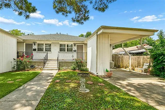 2606 Longwood Dr