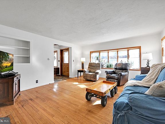 4th image of 107 Moonshine Rd