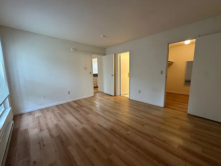University Park Apartments near Cornell University — Photo 421