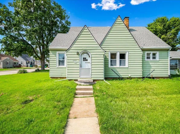 2725 W Kenwood Ave, West Peoria, IL 61604