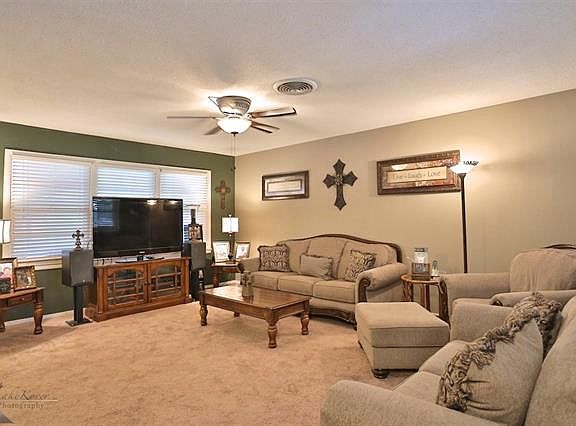5th image of 1382 N Willis St