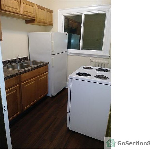 2nd image of 1526 Broadway APT 2