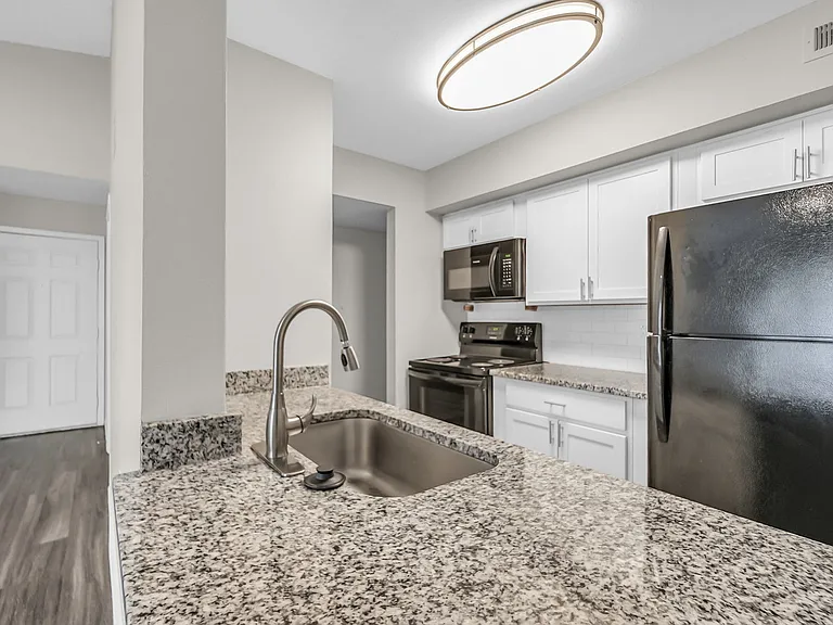 The Nova Apartments — Photo 2