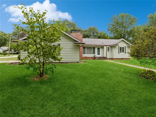 1110 N C St, Indianola, IA 50125