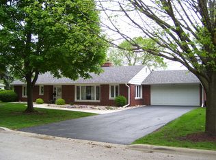 1815 Kenilworth Pl, Aurora, IL 60506