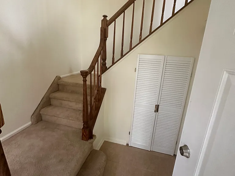 5207 Stonehedge Rd — Photo 3