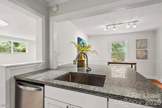 7 Meadowbrook Ave — Photo 10