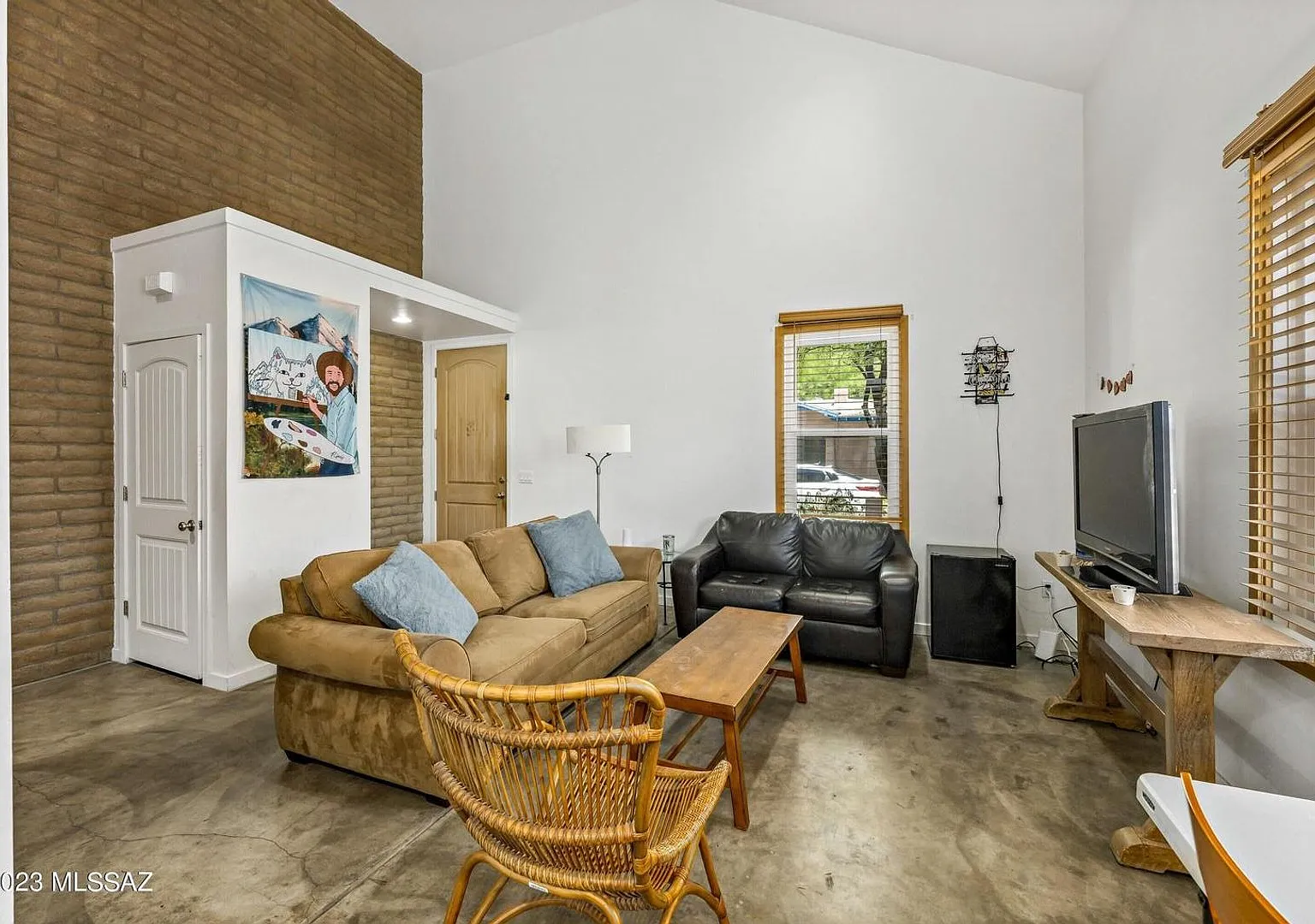 West University Home! $2100 3B/2B — Photo 3