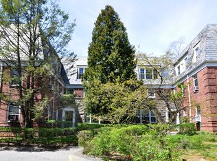 100 Pinewood Rd APT 1A, Hartsdale, NY 10530