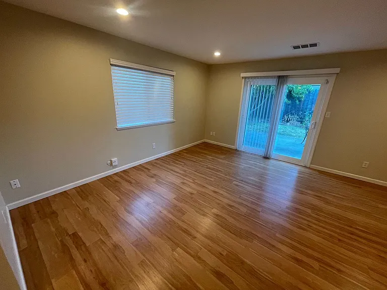 1229 Menlo Dr — Photo 7
