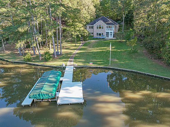 3rd image of 1321 Northwoods Dr