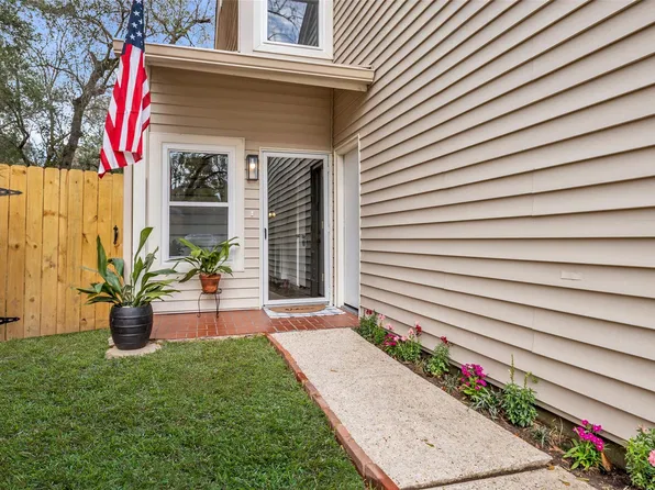 1810 N Red Cedar Cir, Spring, TX 77380