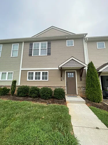 1178 Commonwealth Cir #1 Photo 1