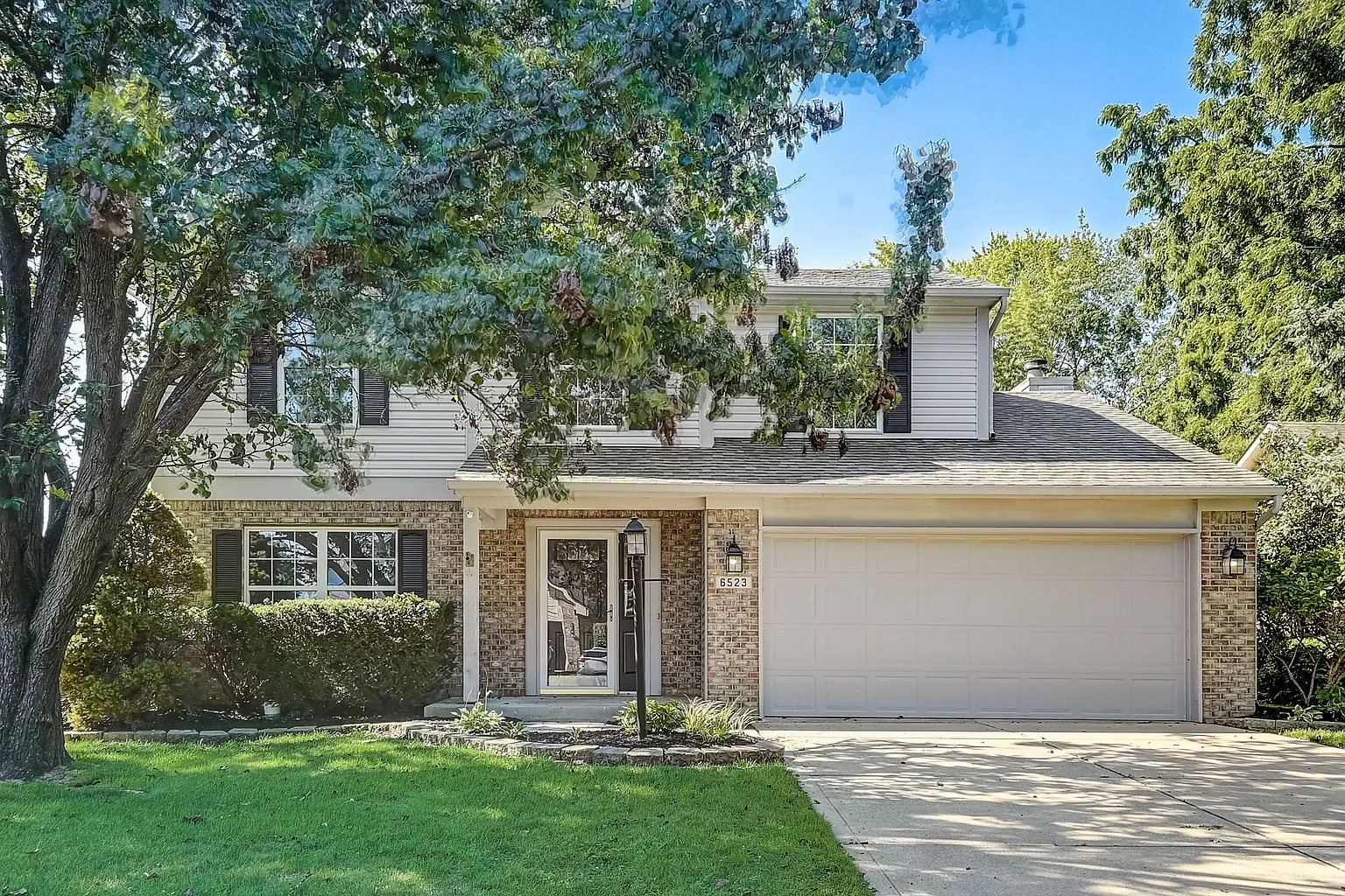 6523 Duck Pond Dr photo 1