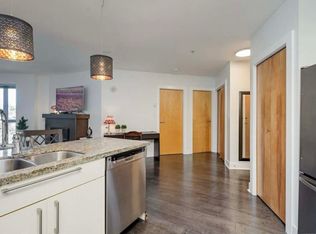 2745 Veterans Memorial Pkwy #422, Langford, BC V9B 0H4