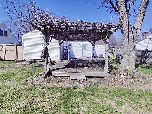 5th image of 1323 Lindberg Rd