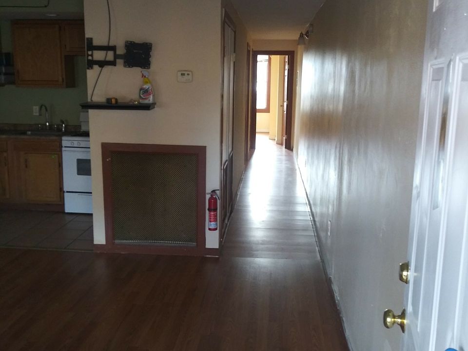 1st image of 402-408 Semple St #402