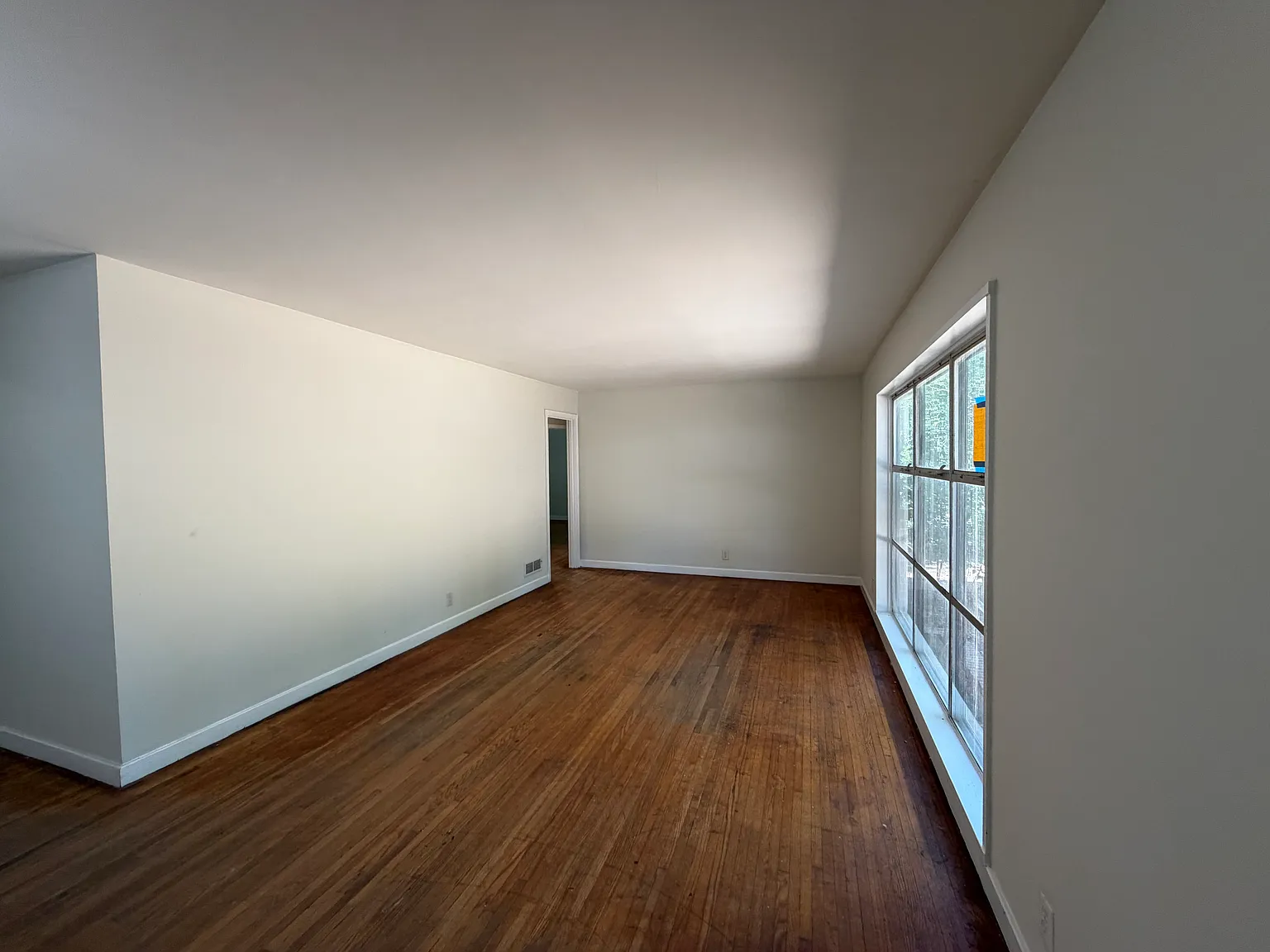 3 bed, 1215 sqft, $1,200 — Photo 2