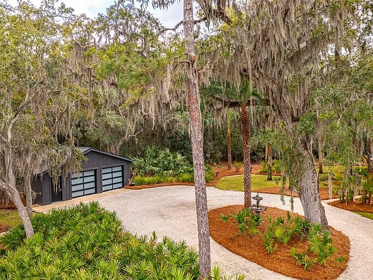 6201 Frederica Rd — Photo 56
