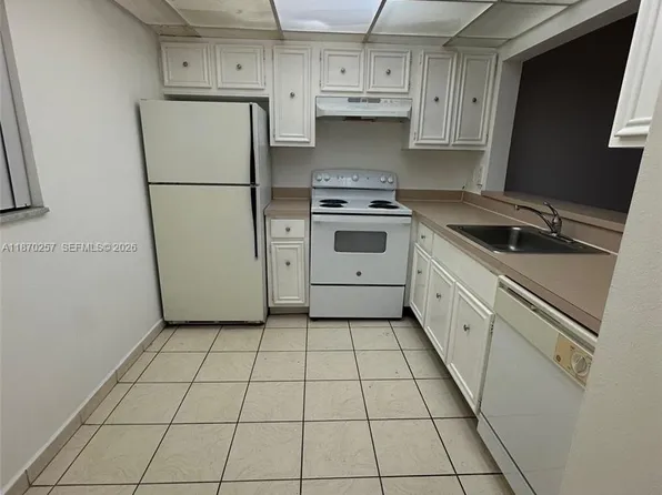 17911 NW 68th Ave APT N206, Hialeah, FL 33015