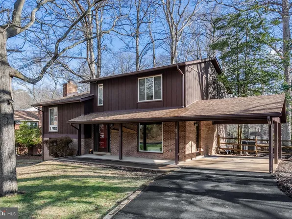 10914 Hunt Club Rd, Reston, VA 20190