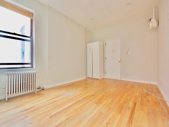 3rd image of 70 Kenmare St #34F