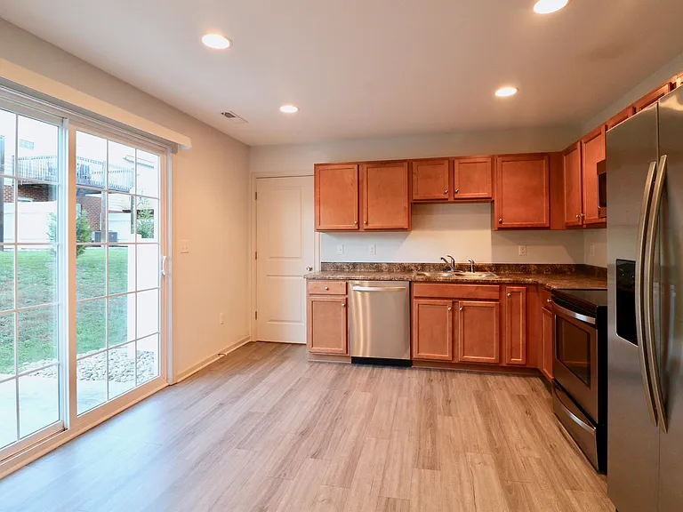 110 Aaron Pl #502 — Photo 4