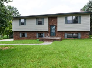 2401 Southview Dr, Maryville, TN 37803
