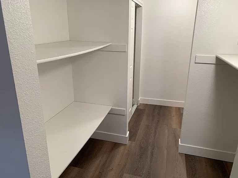 399 W 200 N — Photo 35