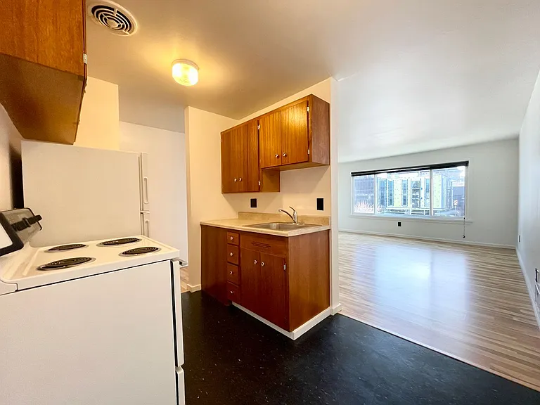 Escolier Apartments — Photo 30