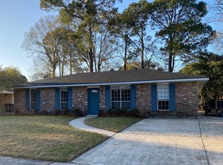 6942 N Rothmer Dr, Baton Rouge, LA 70808