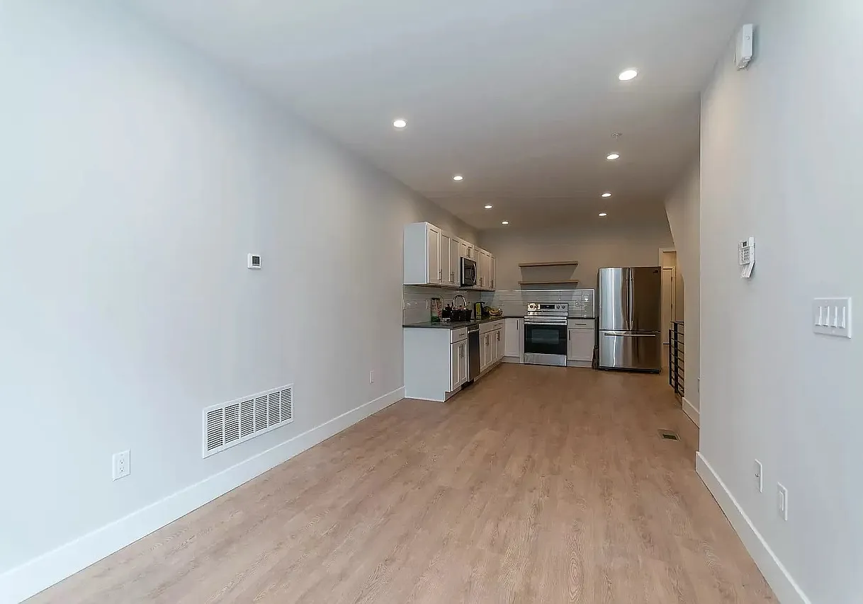 3 bed, 1200 sqft, $2,000 — Photo 1