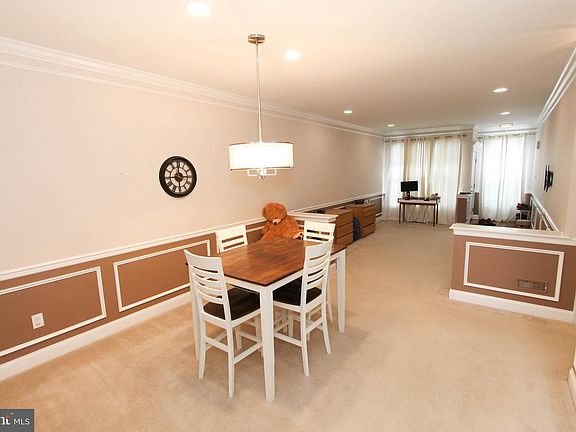3rd image of 41 Brecknock Ct