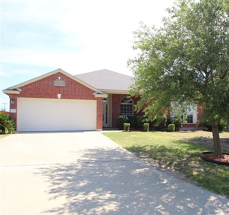 1st image of 225 Scarlet Ln