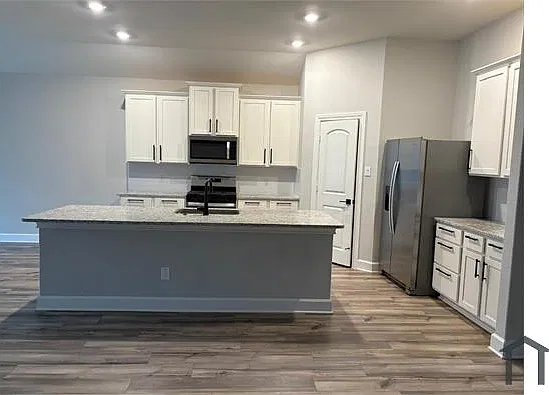 4 bed, 2006 sqft, $2,399 — Photo 1