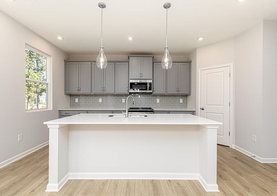 1st image of 744 Coventry Cove Way
