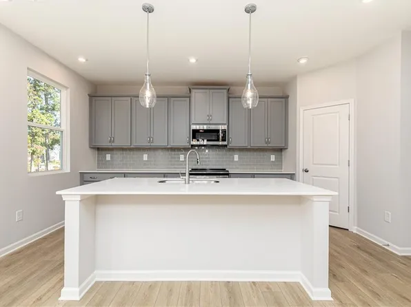 744 Coventry Cove Way, Acworth, GA 30102