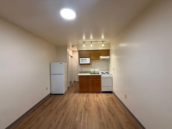 Olympus, 9041 16th Ave SW APT 10, Seattle, WA 98106