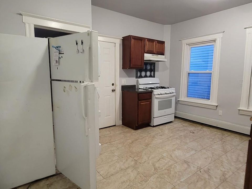 1st image of 222 Elmwood Ave #1R