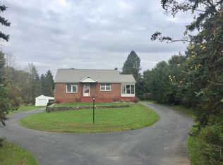 54 Red Schoolhouse Rd, Fishkill, NY 12524