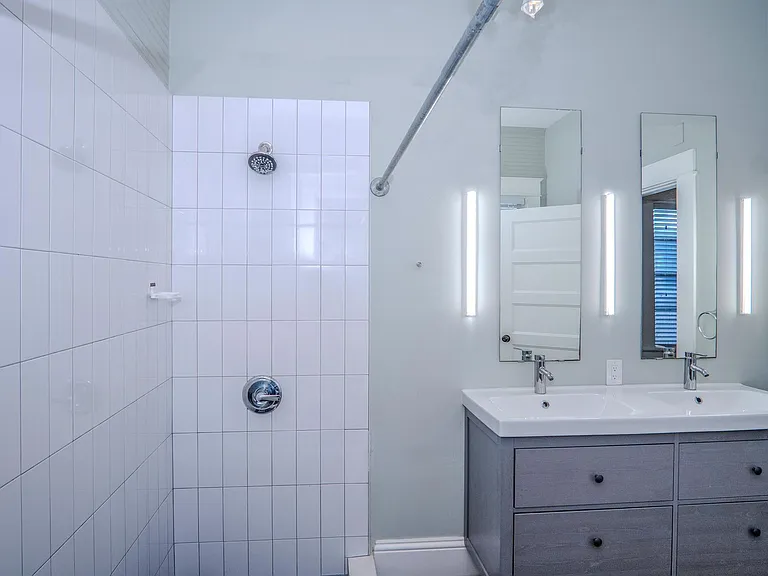 2413 Marconi St — Photo 16